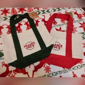 Limited Edition Trader Joe's Mini Tote Bags In Holiday Red & Green